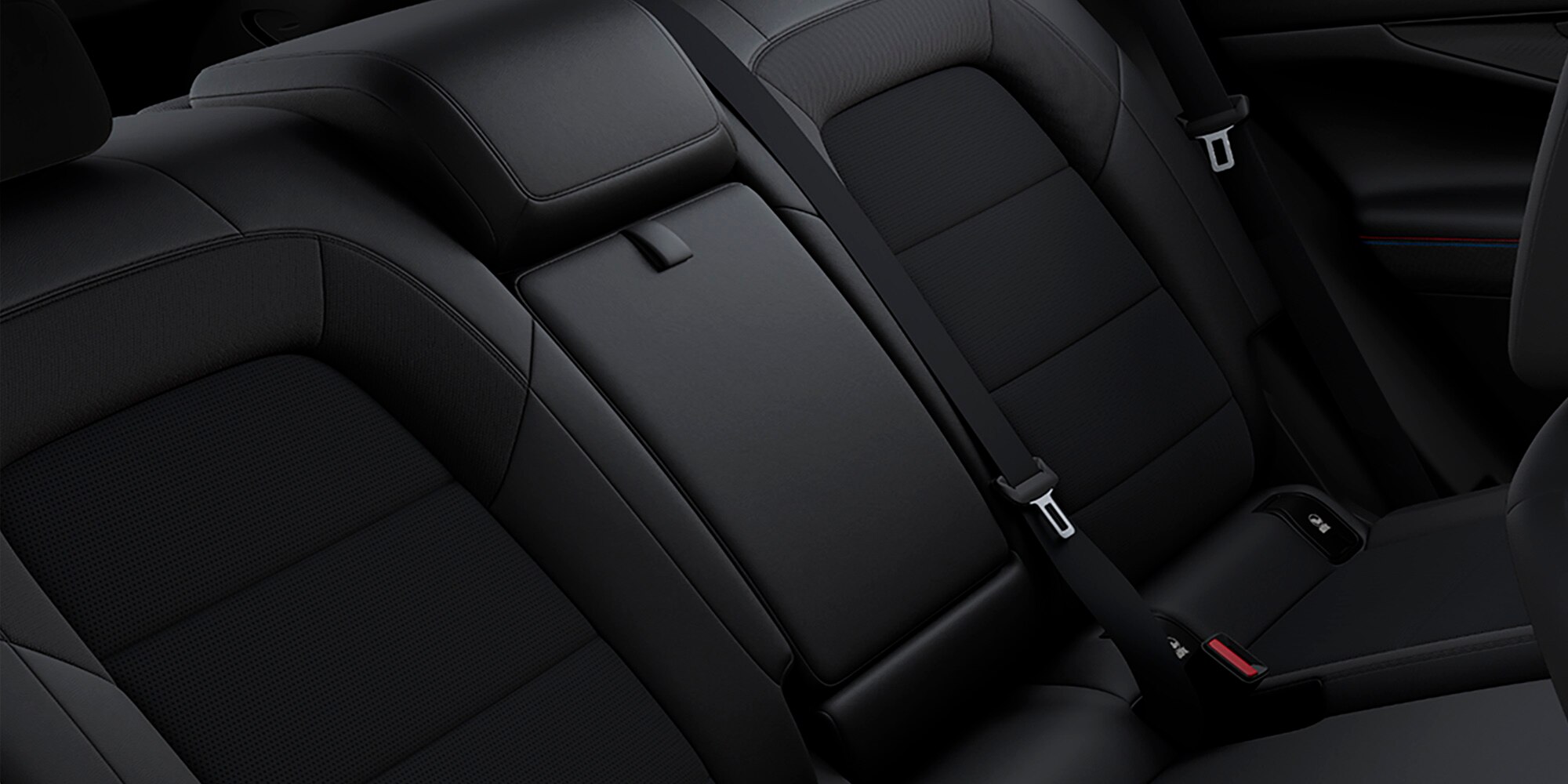A Blazer EV RS possui bancos traseiros espaçosos e com descanso de braço